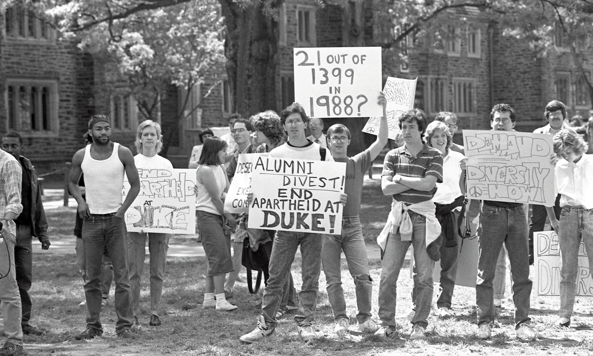 Photo of students demonstrating in 1988